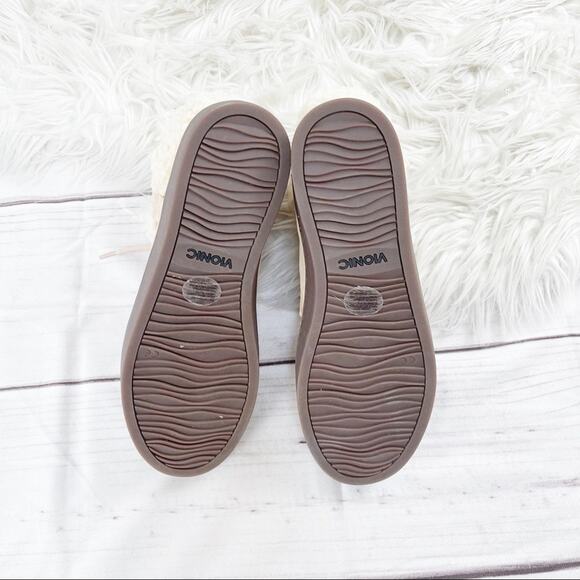 Vionic Women's Oak Splendid Lace Up Winter & Rain Suede Boot in Sand Size 8 - Picture 8 of 9